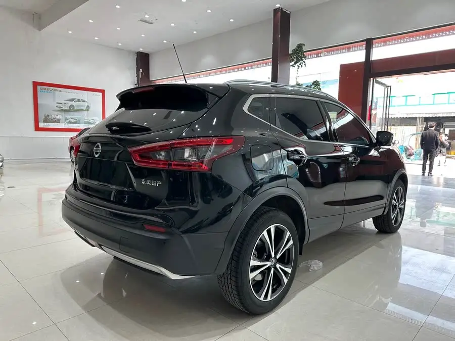 2022 نيسان قاشقاي 2.0 لتر CVT XV بريم إصدار فاخر