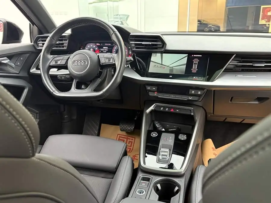 أودي A3 موديل 2022 سبورتباك 35 TFSI الطراز الرياضي العصري