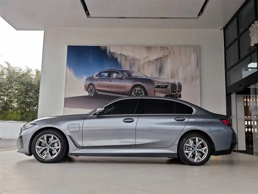 بي إم دبليو i3 2022 eDrive 35 L