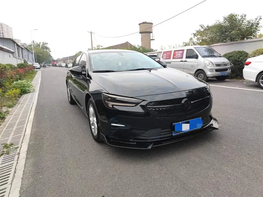 2022 بايك ريجال 552T إصدار ذكي