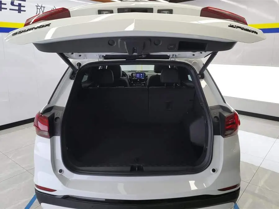 2022 شيفروليه تراكير 550T RS إصدار التوسع الذكي