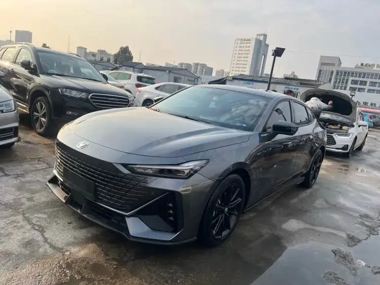 Changan UNI-V 2022 1.5T Premium