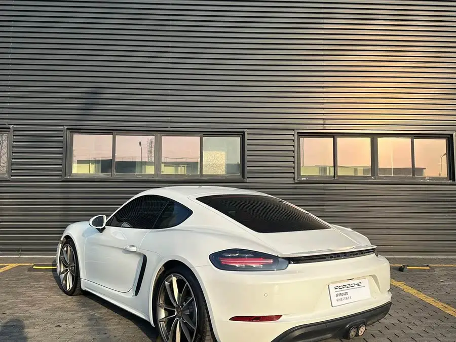 Porsche 718 2022 Cayman 2.0T