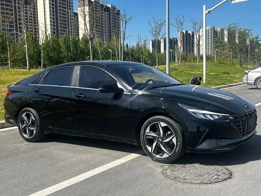 Elantra 2022 1.5L CVT LUX Premium