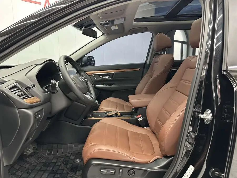 هوندا CR-V 2021 240TURBO CVT دفع رباعي فئة فاخرة