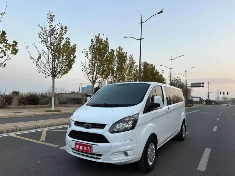 Ford Transit 2021 2.0T Diesel Manual High-end Business Travel Type Mid-wheelbase Mid-roof 9-seater National VI