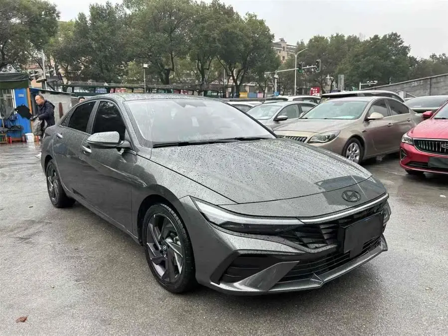 إلنترا 2023 1.5L CVT إصدار GLS الرائد