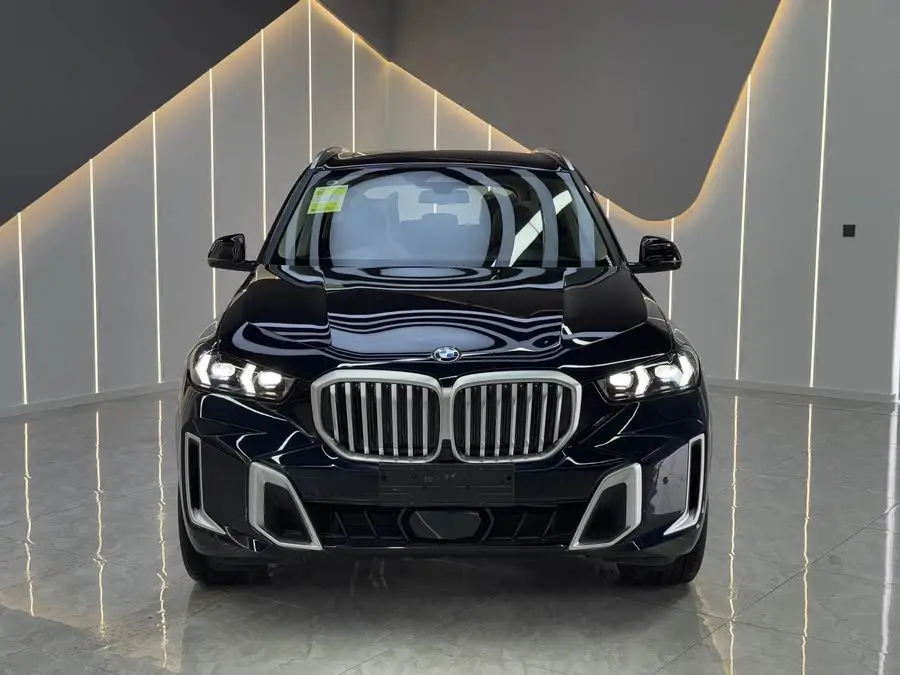 بي إم دبليو X5 2023 xDrive 30Li حزمة M الرياضية المميزة
