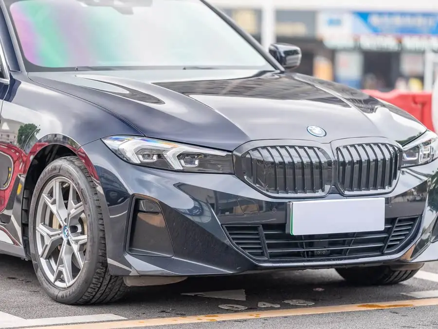 بي إم دبليو i3 2022 eDrive 35 L