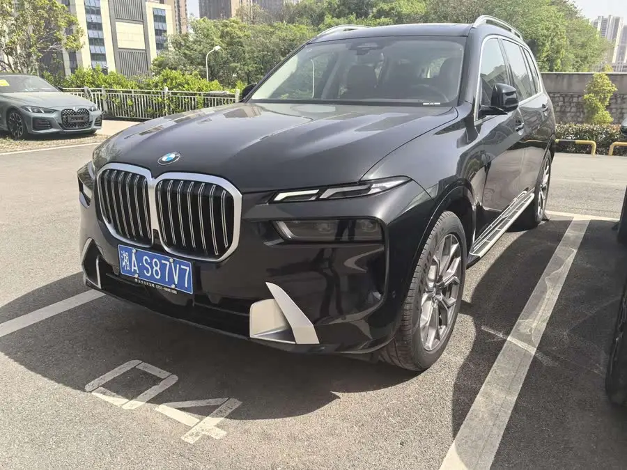 BMW X7 2023 xDrive40i Luxury Package