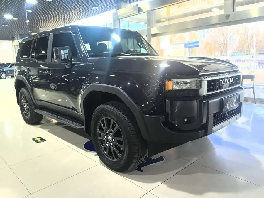 برادو 2024 2.4T نسخة TX الشاملة 6 مقاعد