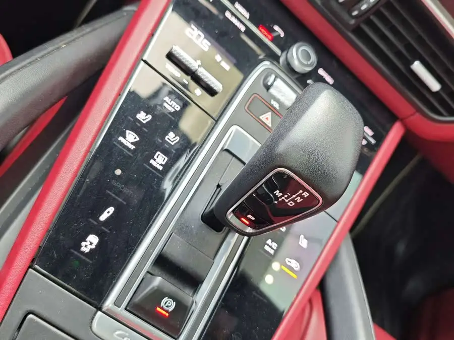 2022 Cayenne Cayenne Coupé 3.0T Platinum Edition