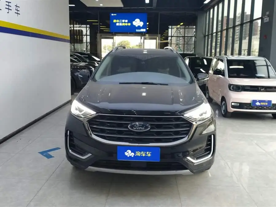 2021 Ford Edge PLUS EcoBoost 245 FWD Premium 7-seater