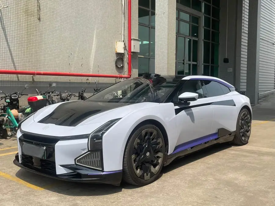 هاي فاي Z 2023 النسخة ذات الأربعة مقاعد