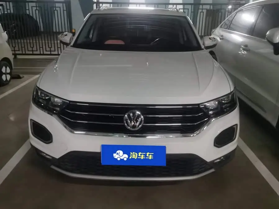 T-ROC 2020 230 TSI DSG نموذج الدخول بالدفع الثنائي