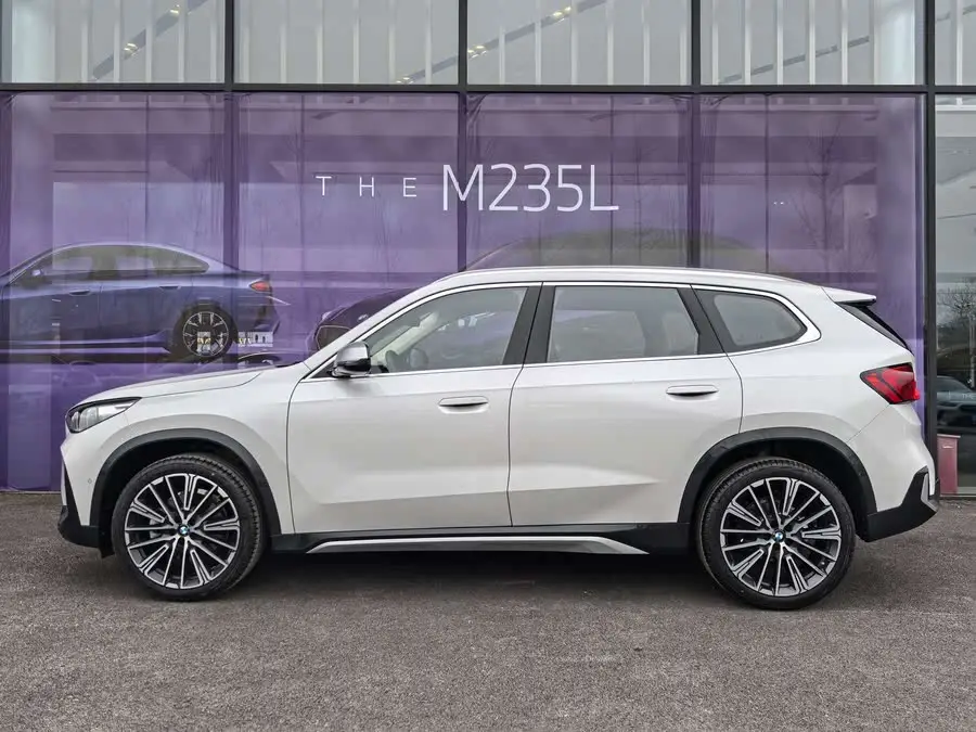 BMW X1 2023 xDrive25Li X Design Package