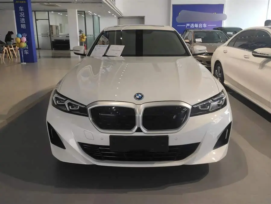 بي إم دبليو i3 2024 eDrive 35 L