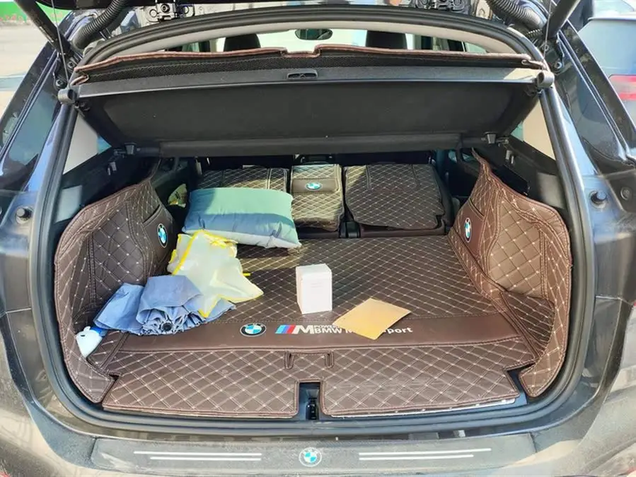 بي ام دبليو X1 2021 sDrive20Li الفاخرة