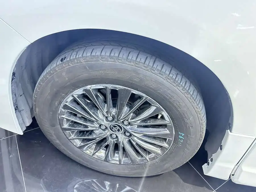 ألفارد 2021 هايبرد 2.5 لتر إصدار ديلوكس