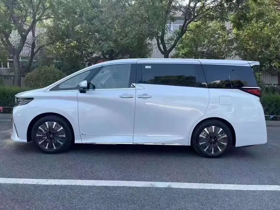 ألفارد 2024 بنظام مزدوج 2.5 لتر إصدار مميز