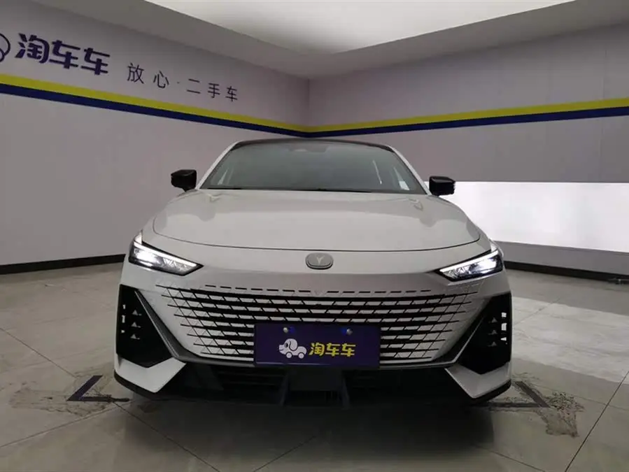 Changan UNI-V 2023 1.5T Premium