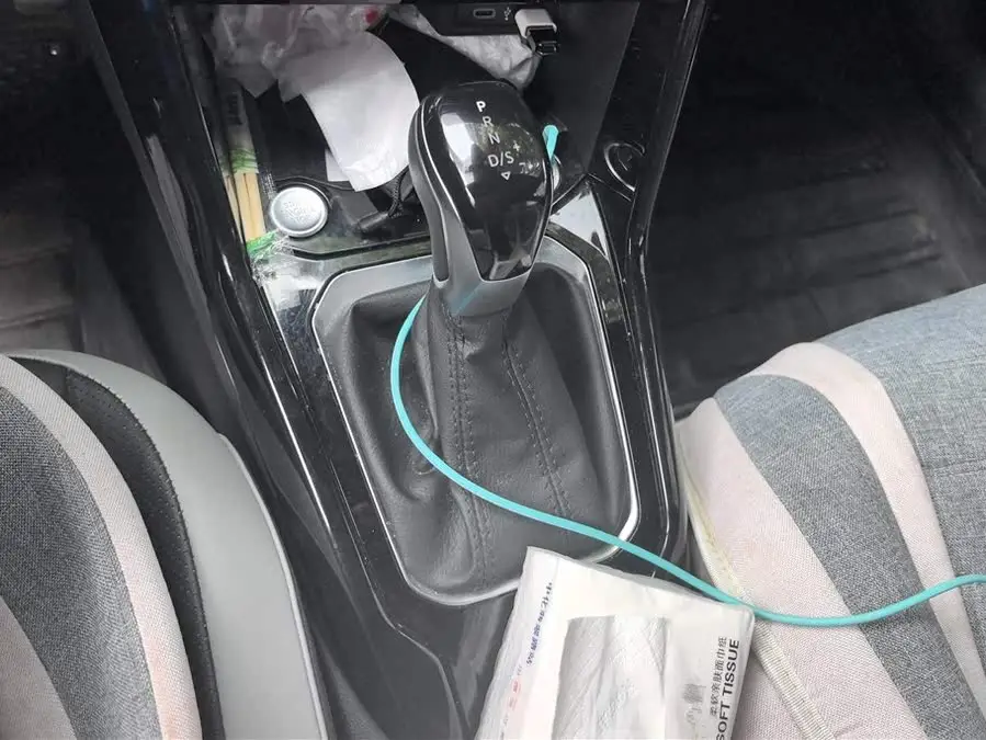 T-ROC 2023 300TSI DSG إصدار تشوانغوانغ للدفع الثنائي