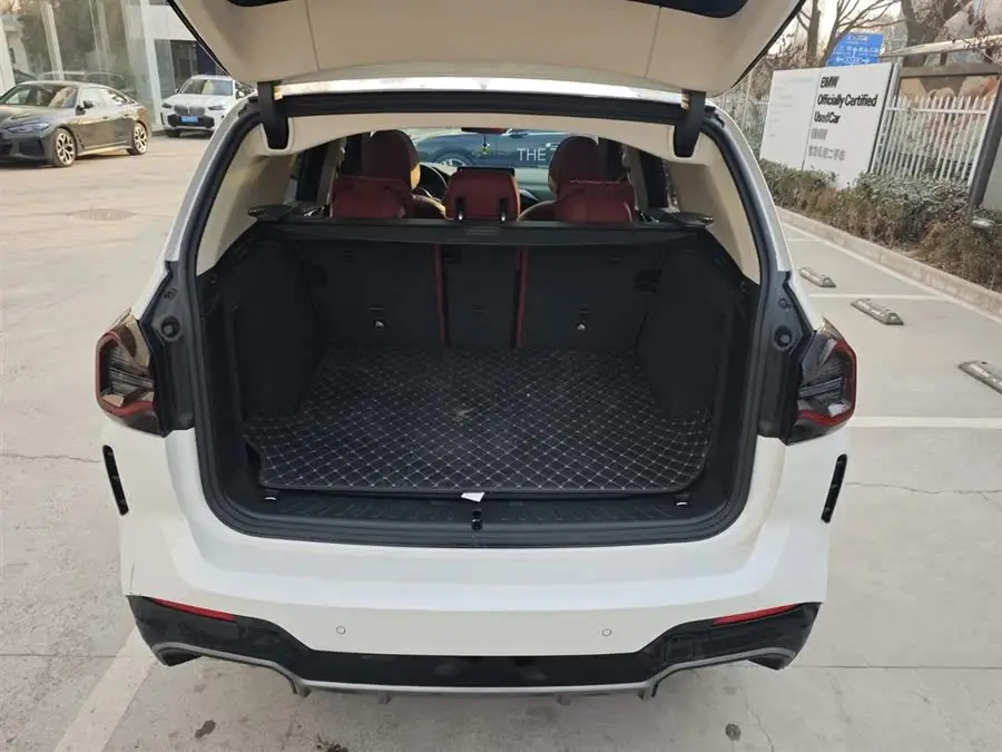 بي إم دبليو iX3 2022 الطراز الرائد