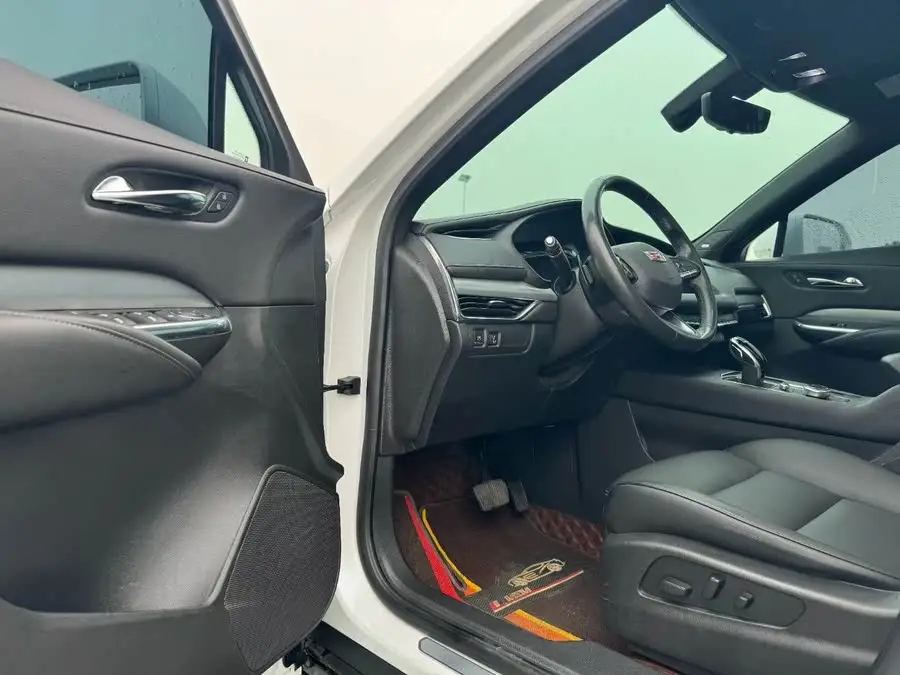 Cadillac XT4 2021 28T FWD Premium