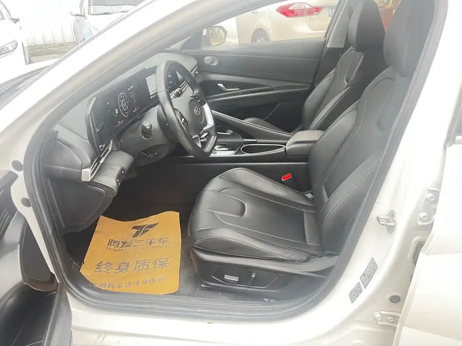 2021 Elantra 1.5L CVT LUX Premium