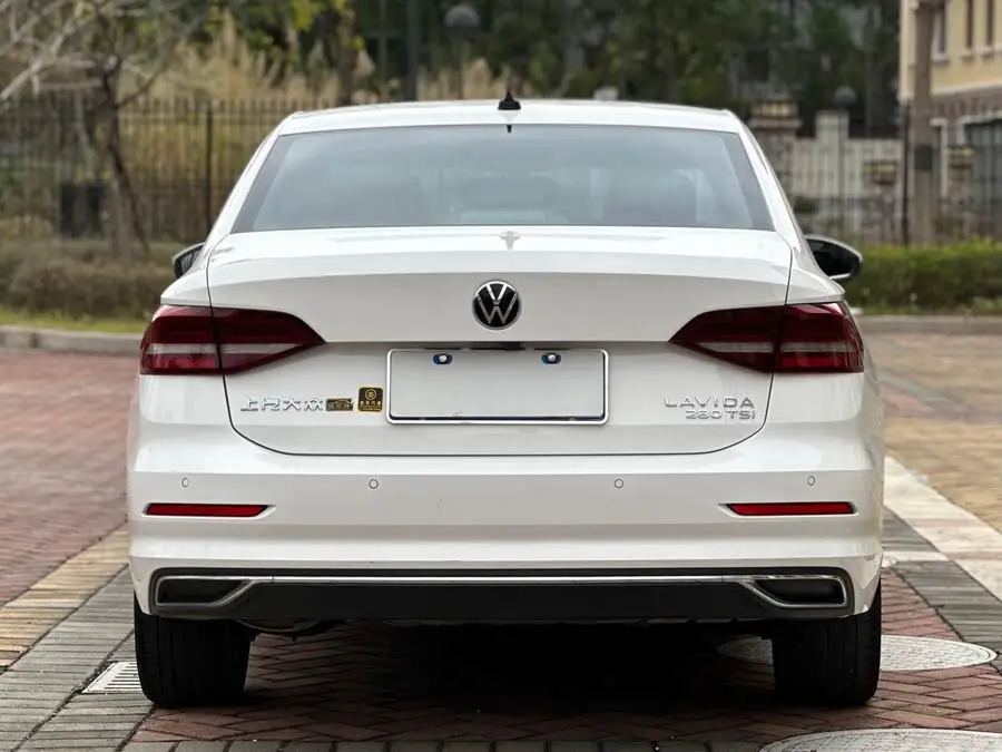 لافيدا 2022 280TSI DSG الفاخرة