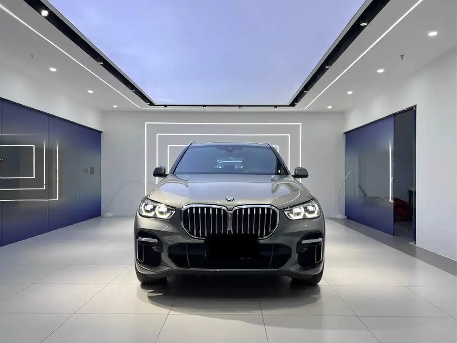بي إم دبليو X5 2022 xDrive 40Li حزمة M الرياضية