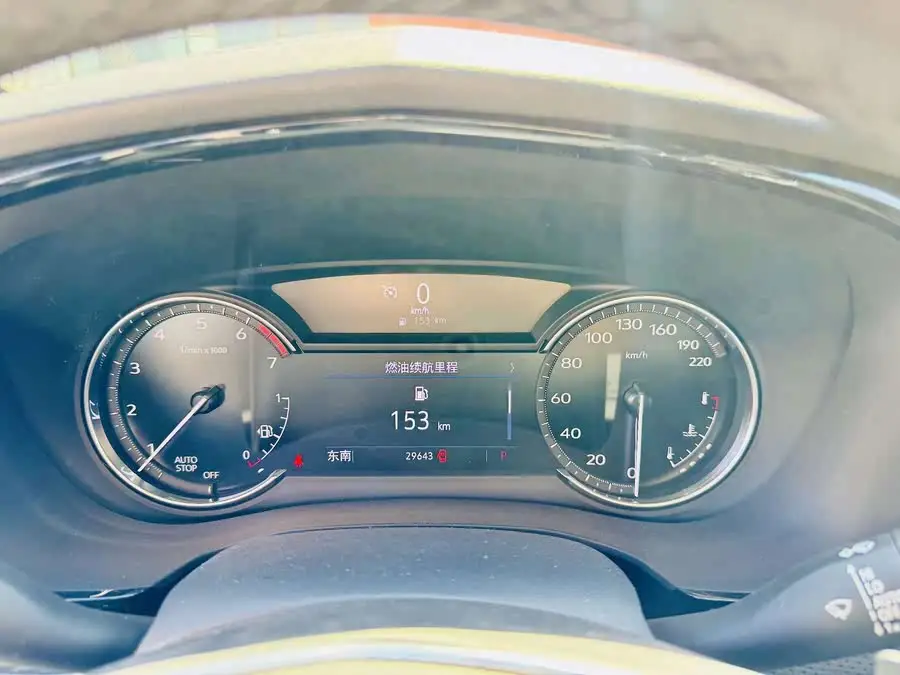 كاديلاك XT5 2022 2.0T فئة الرفاهية دفع أمامي