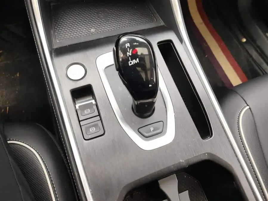 هافال H6 2023 إصدار الاتجاه الوطني 1.5T أوتوماتيكي بطل النسخة