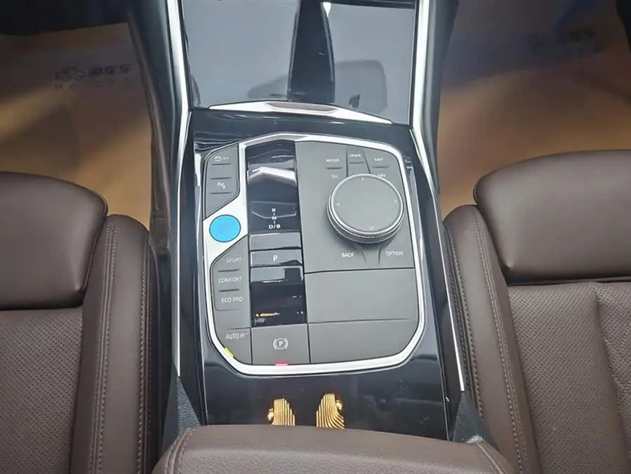 بي إم دبليو i3 2022 eDrive 35 L