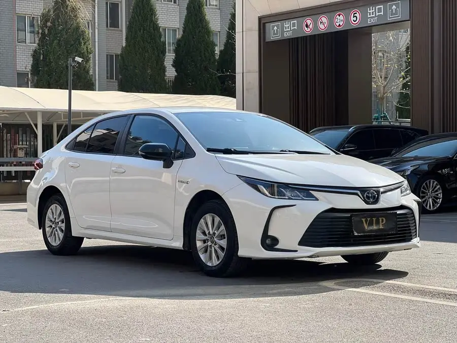 كورولا 2019 هايبرد 1.8 لتر E-CVT GL-i النسخة الرائدة