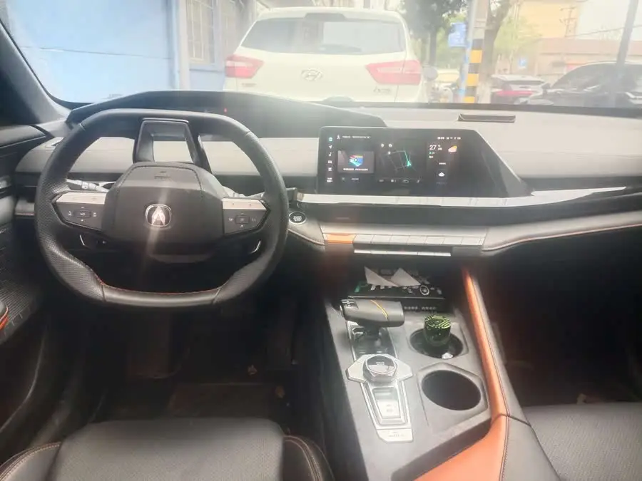 Changan UNI-V 2022 1.5T Intelligent Navigation Edition