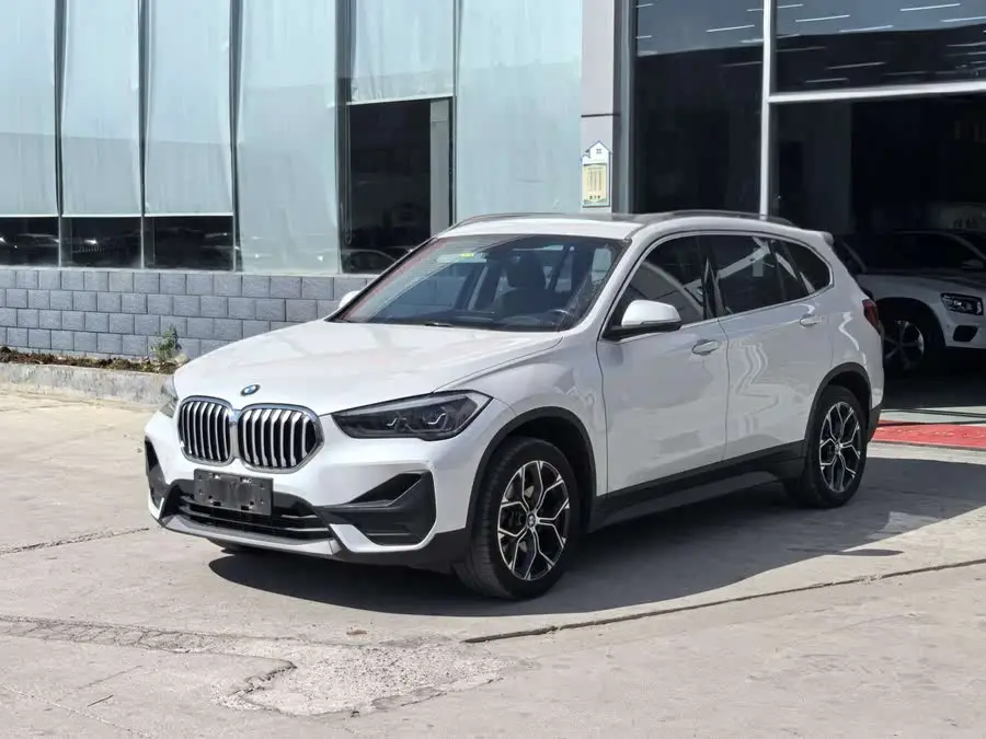 بي إم دبليو X1 2021 sDrive25Li الطراز الرائد