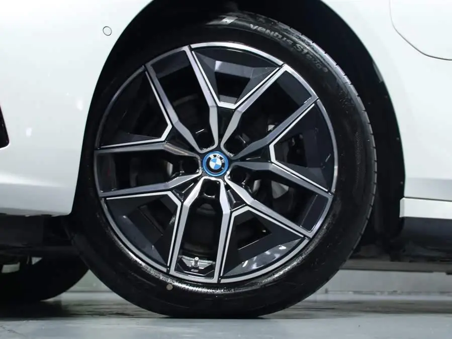 BMW i5 2024 eDrive 35L Exclusive M Sport Package