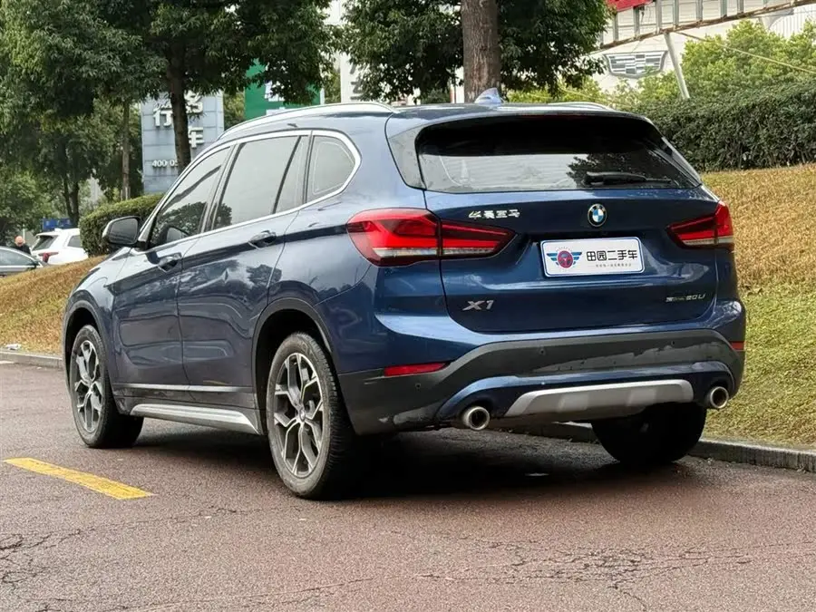 بي إم دبليو X1 2021 sDrive20Li الفئة الفاخرة