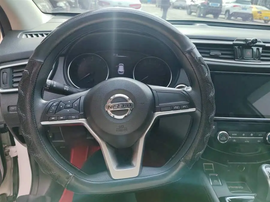 نيسان قاشقاي 2022 2.0 لتر CVT XV النسخة الذكية