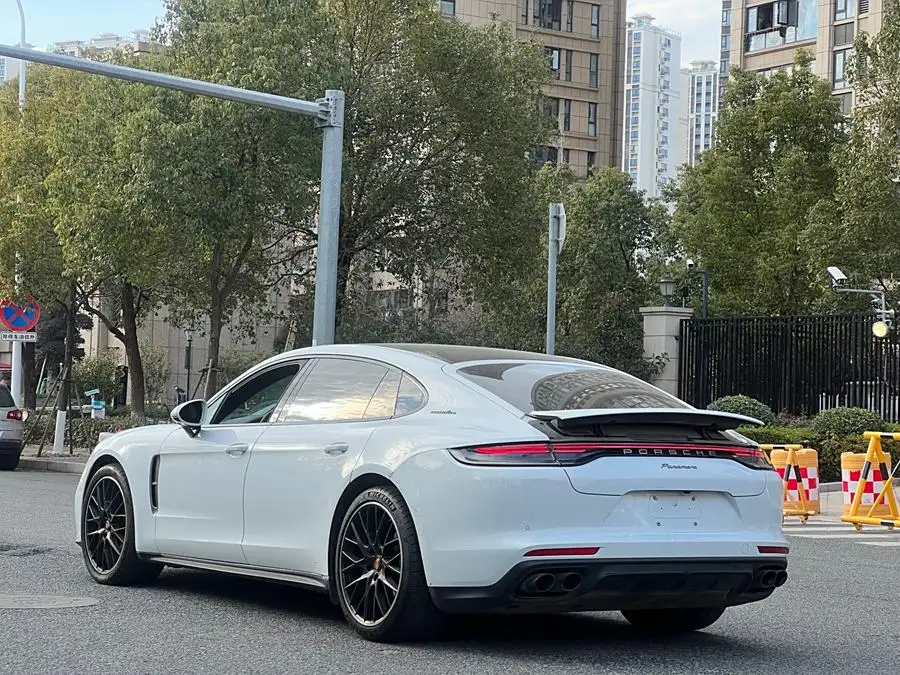 2023 Panamera Executive Platinum Edition 2.9T