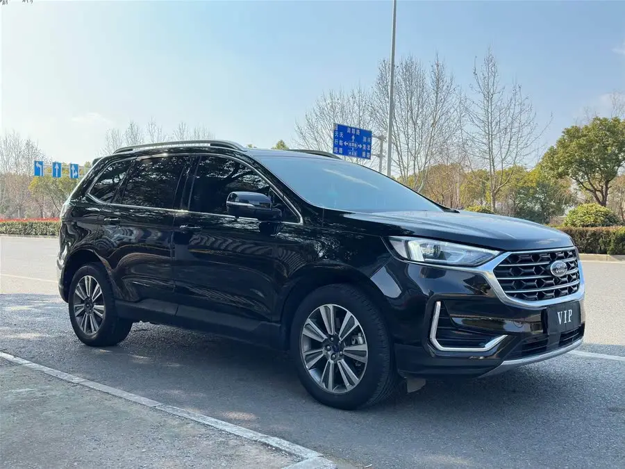 2022 Ford Edge PLUS EcoBoost 245 AWD Platinum 7-seater