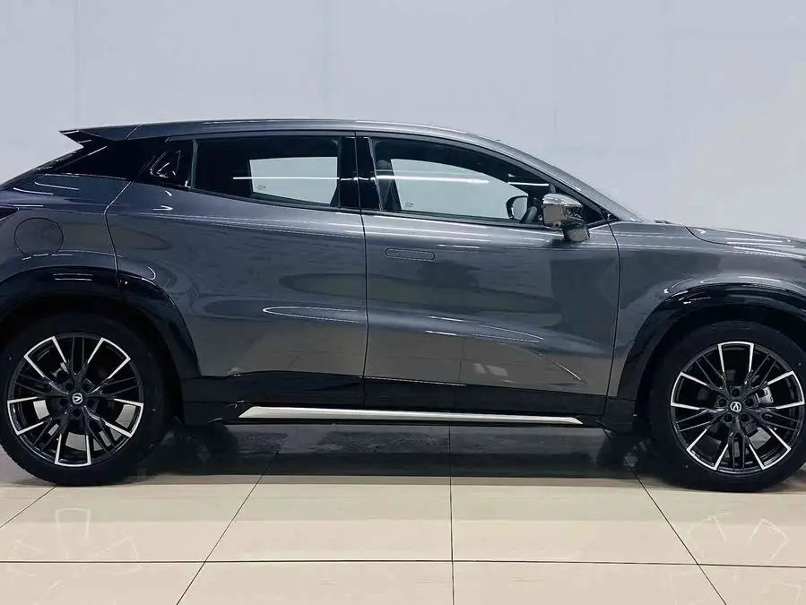 شانجان UNI-T 2023 الطراز الثاني 1.5T الفاخر