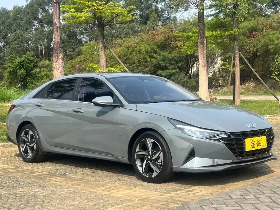 2021 Elantra 1.5L CVT LUX Premium