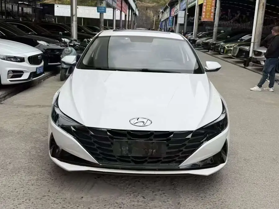 إيلانتر 2022 1.5 لتر CVT LUX النسخة المميزة