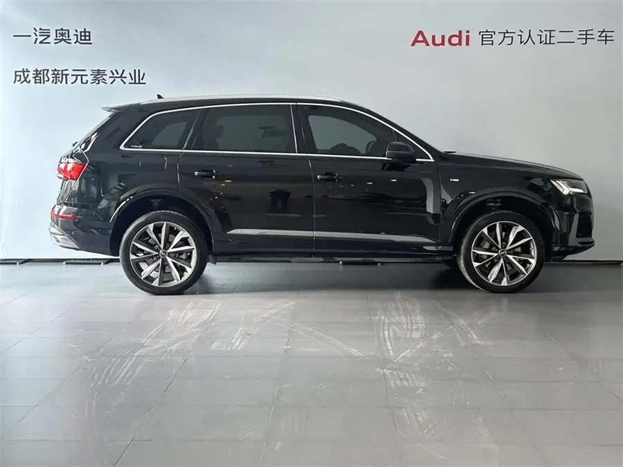 Audi Q7 2023 55 TFSI quattro S line Sport