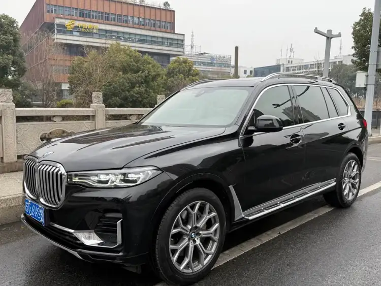 BMW X7 2021 xDrive40i Luxury Package