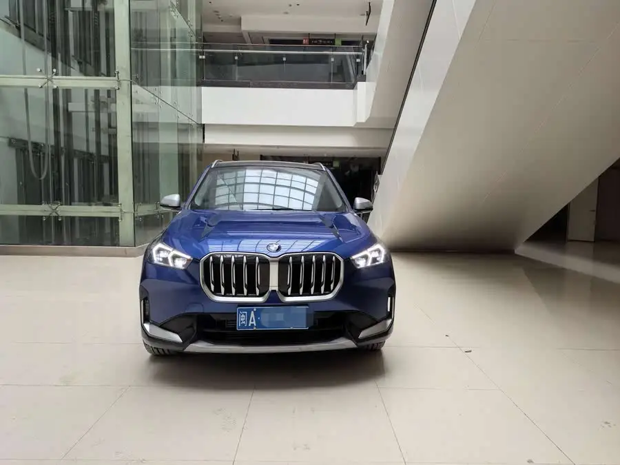 بي إم دبليو X1 2023 xDrive25Li حزمة تصميم X