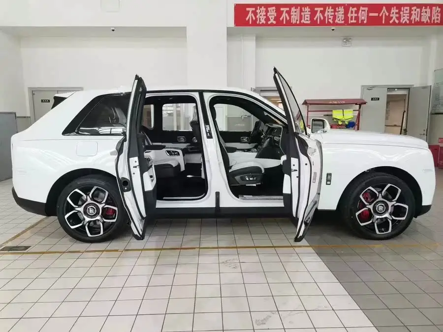 كولينان 2020 بلاك بادج