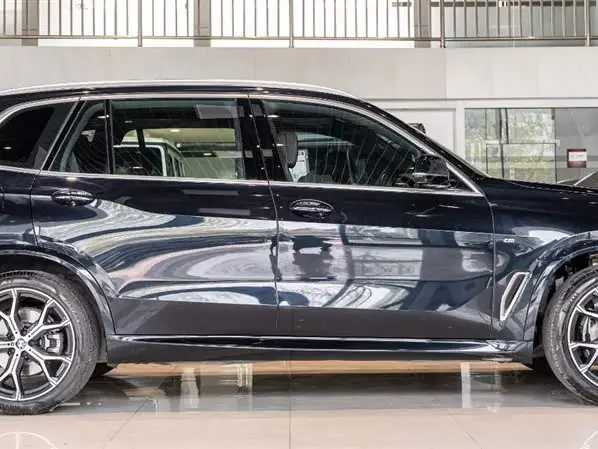 بي إم دبليو X5 2022 طراز مُعدل xDrive 40Li حزمة رياضية M